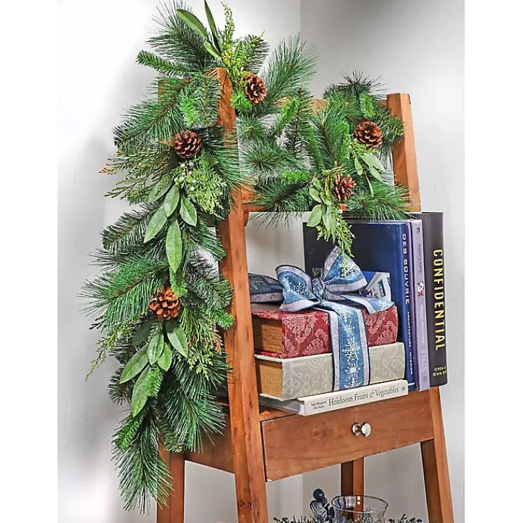 Hot Cedar and Bayleaf Pinecone Garland Christmas Arrangements & Garland